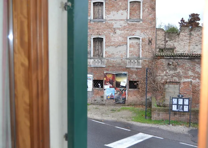Sotto Le Mura